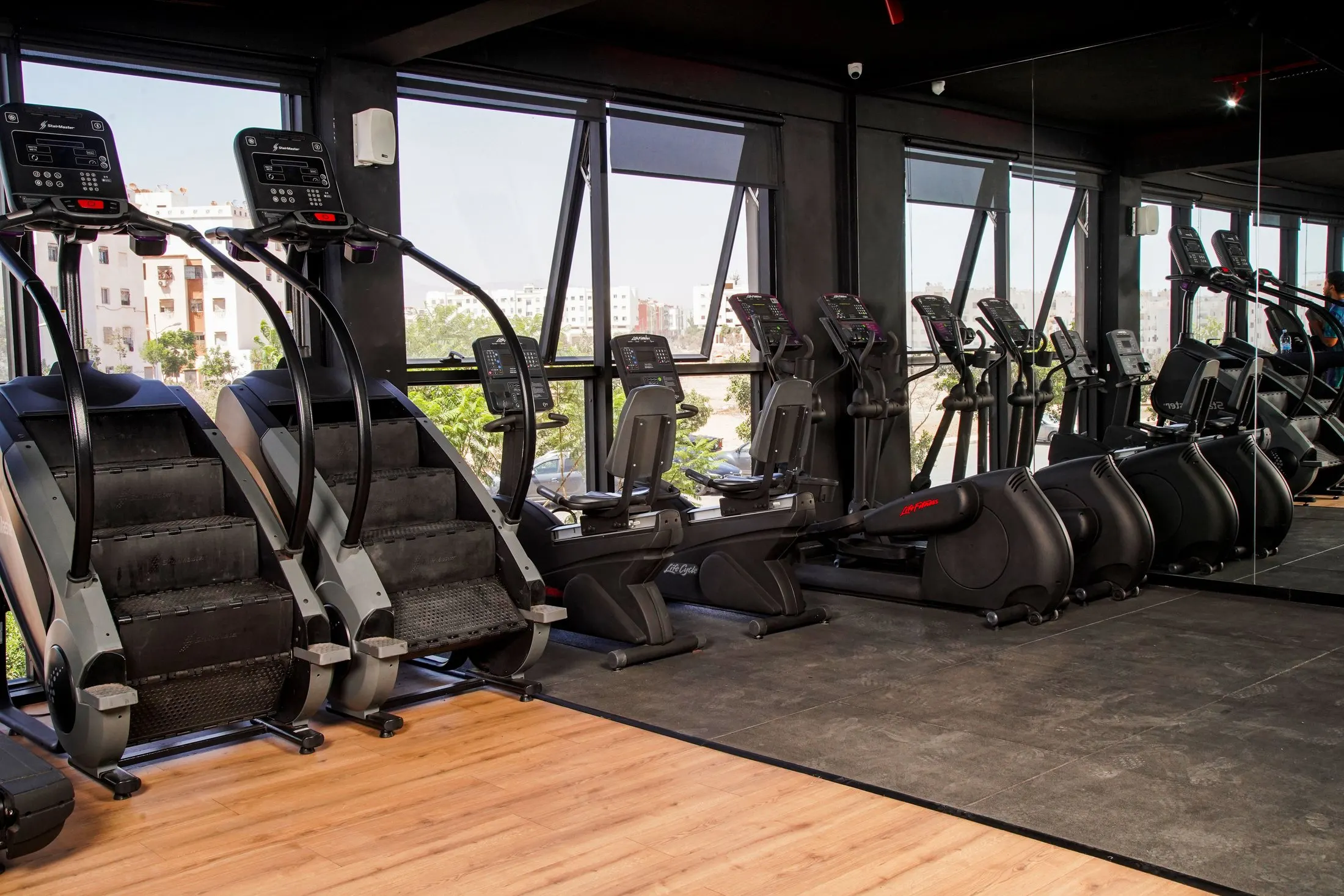 Plateau cardio et poids libres à Vita Club Agadir